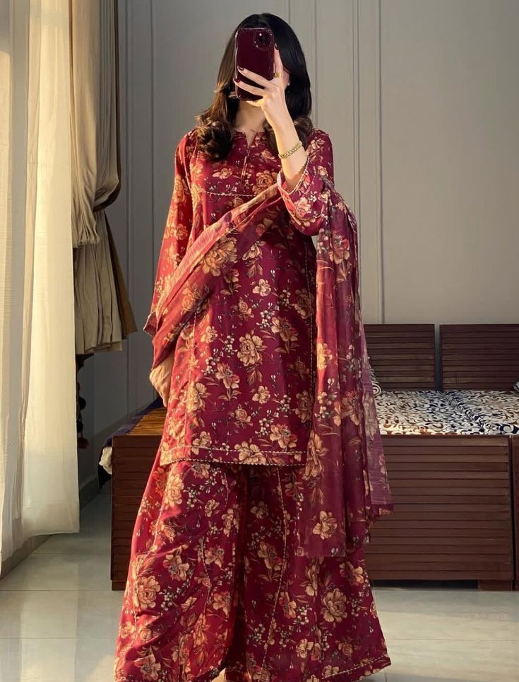 Women's featured look 3